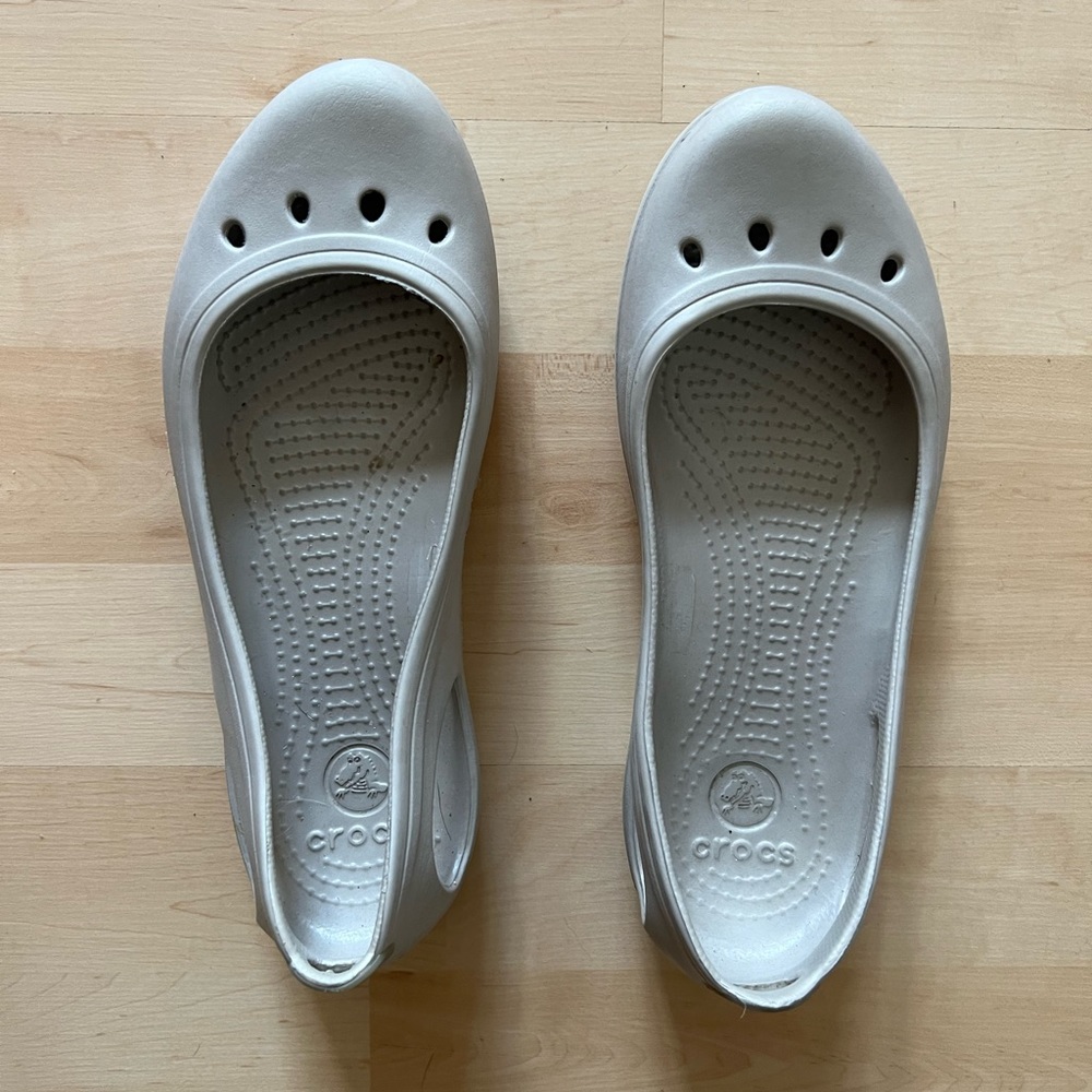 Grey croc flats